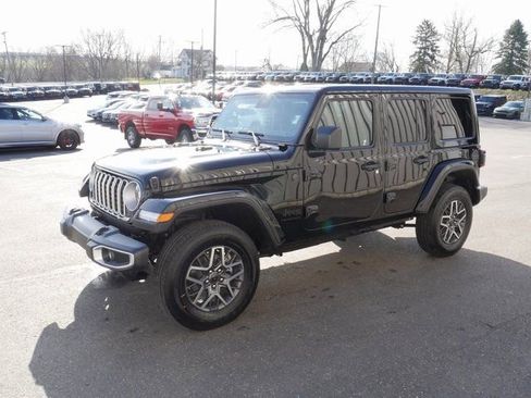 New 2025 Jeep Wrangler Sahara image 8