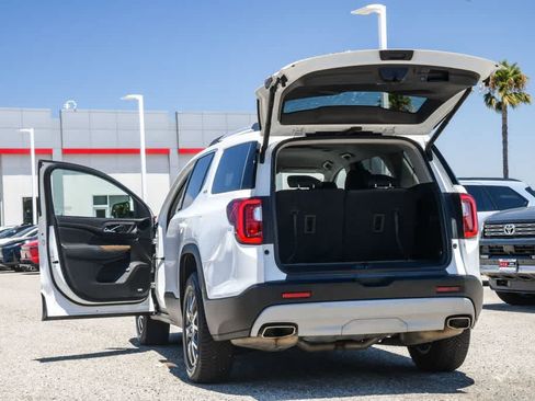 Used 2022 GMC Acadia SLE w/ Driver Convenience Package FWD image 28