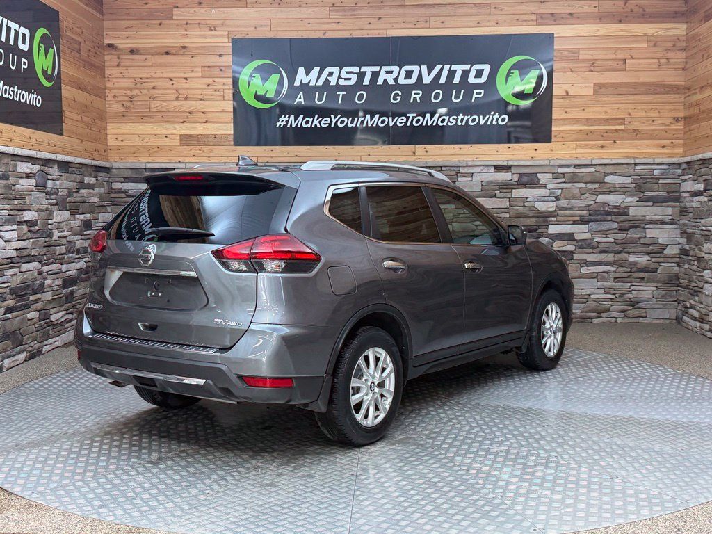 Used 2017 Nissan Rogue SV AWD/4WD image 18