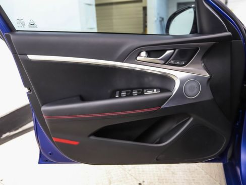 Used 2025 Genesis G70 3.3T Advanced image 9