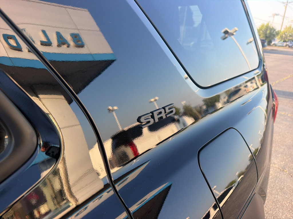 Used 2026 Toyota 4Runner SR5 AWD/4WD image 4