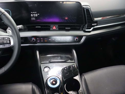 Used 2024 Kia Sportage EX image 12