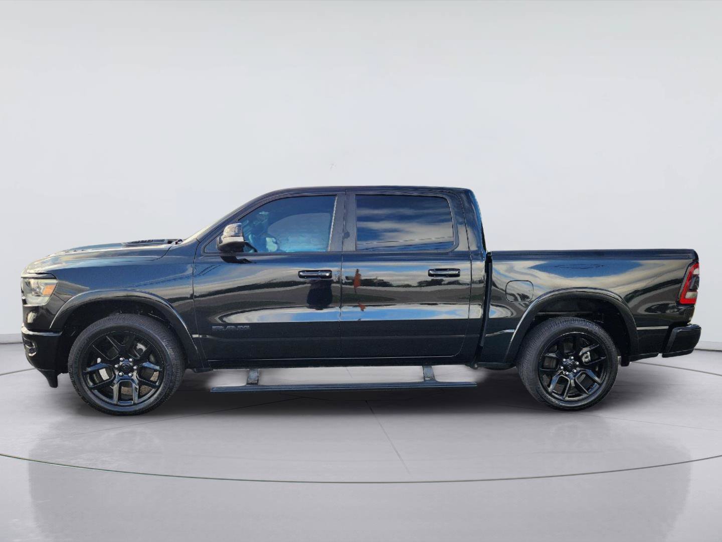 Used 2022 RAM 1500 Laramie AWD/4WD image 5
