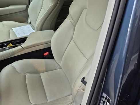 Certified 2023 Volvo XC90 B6 Plus w/ Protection Package Premier image 9