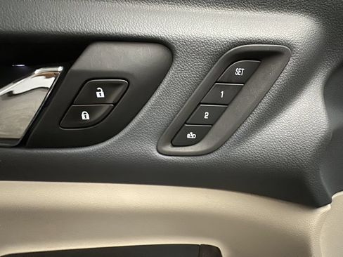 Used 2020 GMC Acadia Denali w/ LPO, 'HIT The Road' Package AWD/4WD image 14