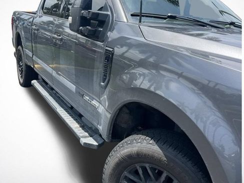 Used 2022 Ford F250 Lariat w/ Black Appearance Package AWD/4WD image 3