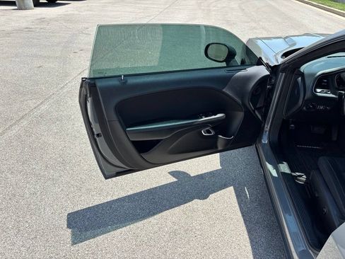 Used 2017 Dodge Challenger SXT RWD image 22