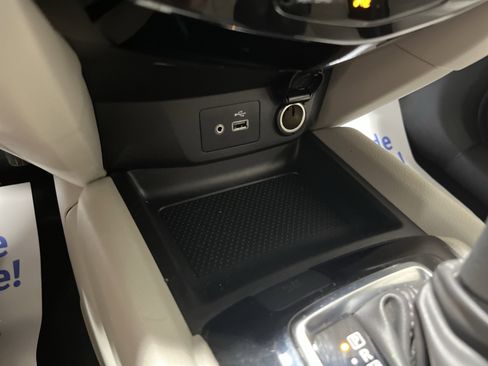 Certified 2022 Nissan Rogue Sport SV AWD/4WD image 26