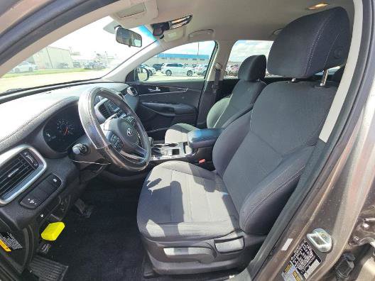 Used 2017 Kia Sorento FWD image 4