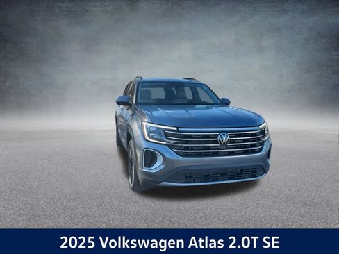 New 2025 Volkswagen Atlas SE image 4