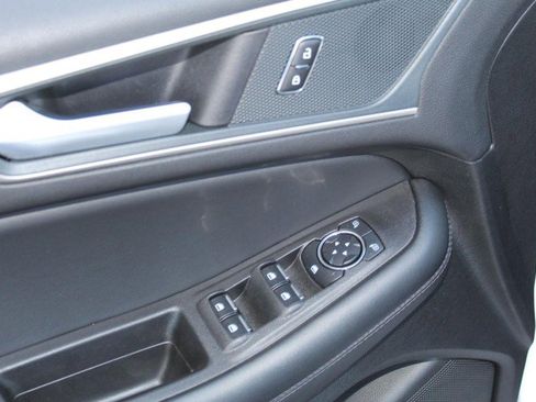 Used 2024 Ford Edge SEL image 21
