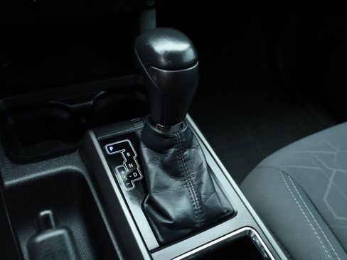 Used 2016 Toyota Tacoma SR5 image 12