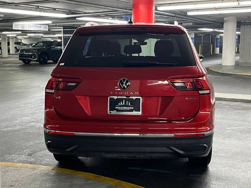Certified 2024 Volkswagen Tiguan SE w/ Panoramic Sunroof Package AWD/4WD image 34