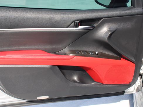 Used 2022 Toyota Camry XSE FWD image 10