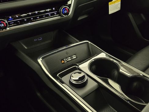 New 2026 Chevrolet Equinox RS w/ Convenience Package III FWD image 20