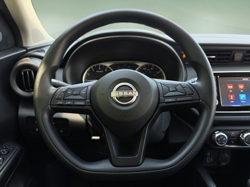 Certified 2025 Nissan Kicks Play S FWD image 9