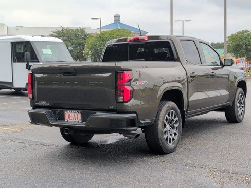 Used 2024 Chevrolet Colorado LT w/ LT Convenience Package III AWD/4WD image 3