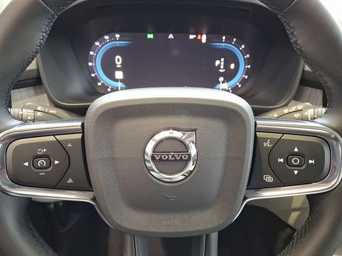 Used 2025 Volvo XC40 B5 Ultra w/ Climate Package image 20