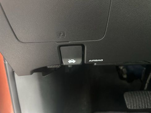 Used 2020 Buick Encore GX Essence w/ Advanced Technology Package image 12