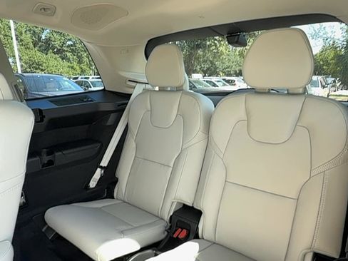 Used 2026 Volvo XC90 B6 Ultra image 17