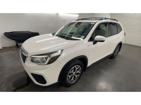 Used 2019 Subaru Forester Premium image 4