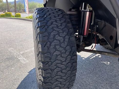 Used 2017 Jeep Wrangler Unlimited Rubicon image 38