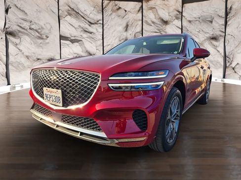 Used 2023 Genesis GV70 2.5T w/ Advanced Package image 3