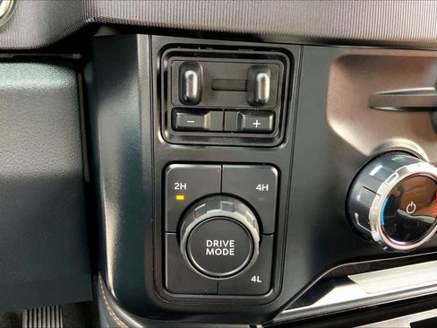 Certified 2024 Ford F250 Platinum AWD/4WD image 32