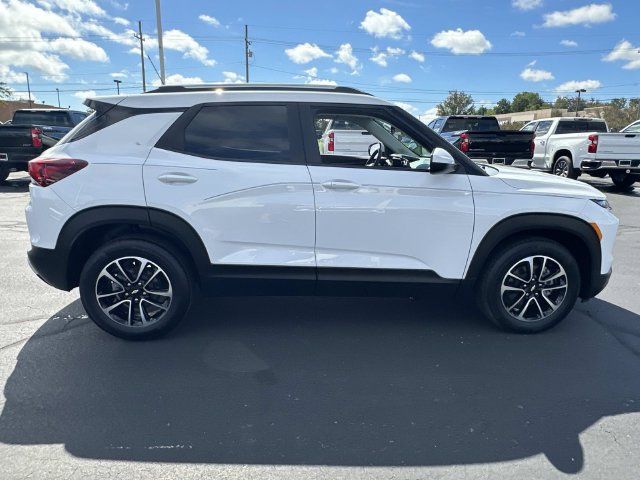 Certified 2024 Chevrolet TrailBlazer LT w/ LPO, Blackout Package FWD image 8