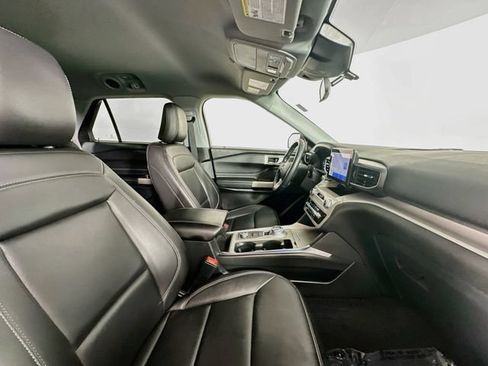Used 2023 Ford Explorer XLT w/ Equipment Group 202A AWD/4WD image 26