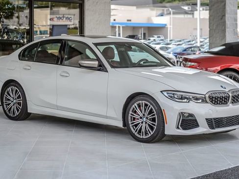 Used 2022 BMW M340i xDrive w/ Driving Assistance Package image 5