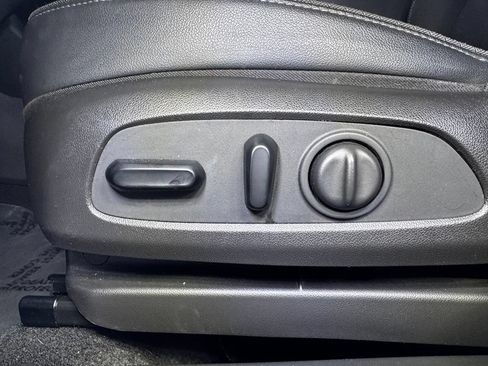 Used 2021 Buick Encore GX Select w/ Advanced Technology Package FWD image 23