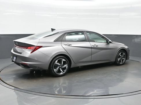 Certified 2023 Hyundai Elantra SEL w/ Convenience Package FWD image 6
