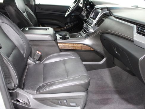 Used 2020 Chevrolet Suburban LT AWD/4WD image 26