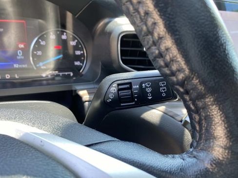 Used 2022 Ford Explorer Limited w/ Equipment Group 301A AWD/4WD image 18