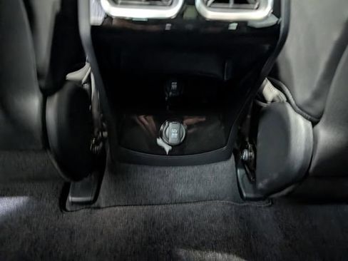 Used 2025 Kia Sorento SX AWD/4WD image 12
