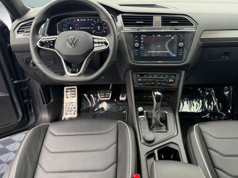 Used 2024 Volkswagen Tiguan SEL R-Line image 28