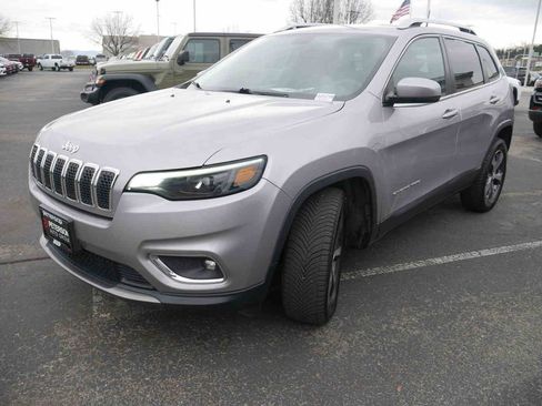 Used 2019 Jeep Cherokee Limited image 3
