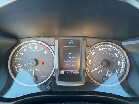 Used 2019 Toyota Tacoma TRD Off-Road image 13