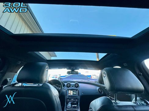 Used 2015 Jaguar XJ AWD image 30