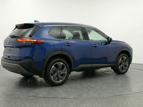 Used 2025 Nissan Rogue SV AWD/4WD image 9
