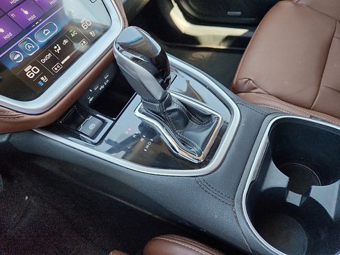 Used 2022 Subaru Outback Touring image 12