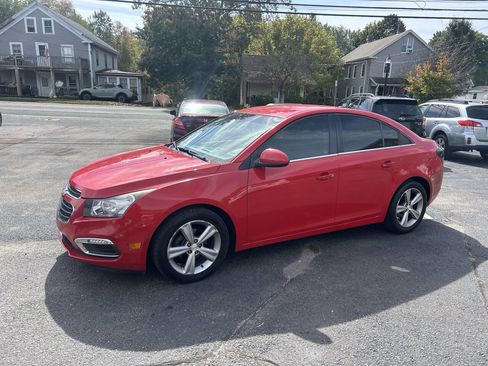 Used 2015 Chevrolet Cruze LT image 2