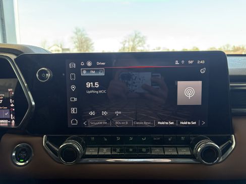 Used 2023 GMC Canyon AT4 w/ AT4 Premium Package image 15