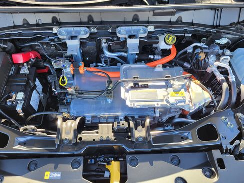 New 2026 Nissan Leaf Platinum+ w/ Cargo Package (Platinum+) image 12