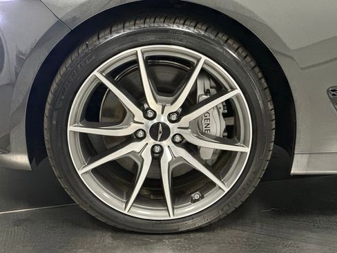 Used 2025 Genesis G70 2.5T image 24