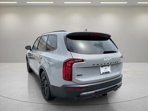 Used 2022 Kia Telluride SX w/ SX Prestige Package AWD/4WD image 3