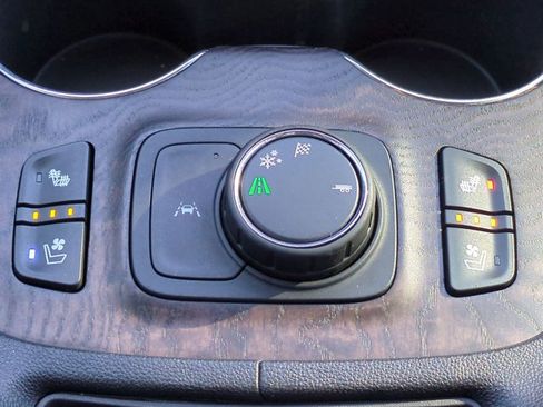 Used 2021 GMC Acadia Denali w/ Denali Technology Package image 24