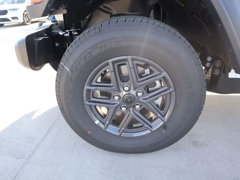 New 2026 Jeep Gladiator Sport image 16