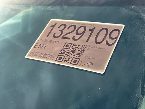 Used 2024 Nissan Rogue SV FWD image 2